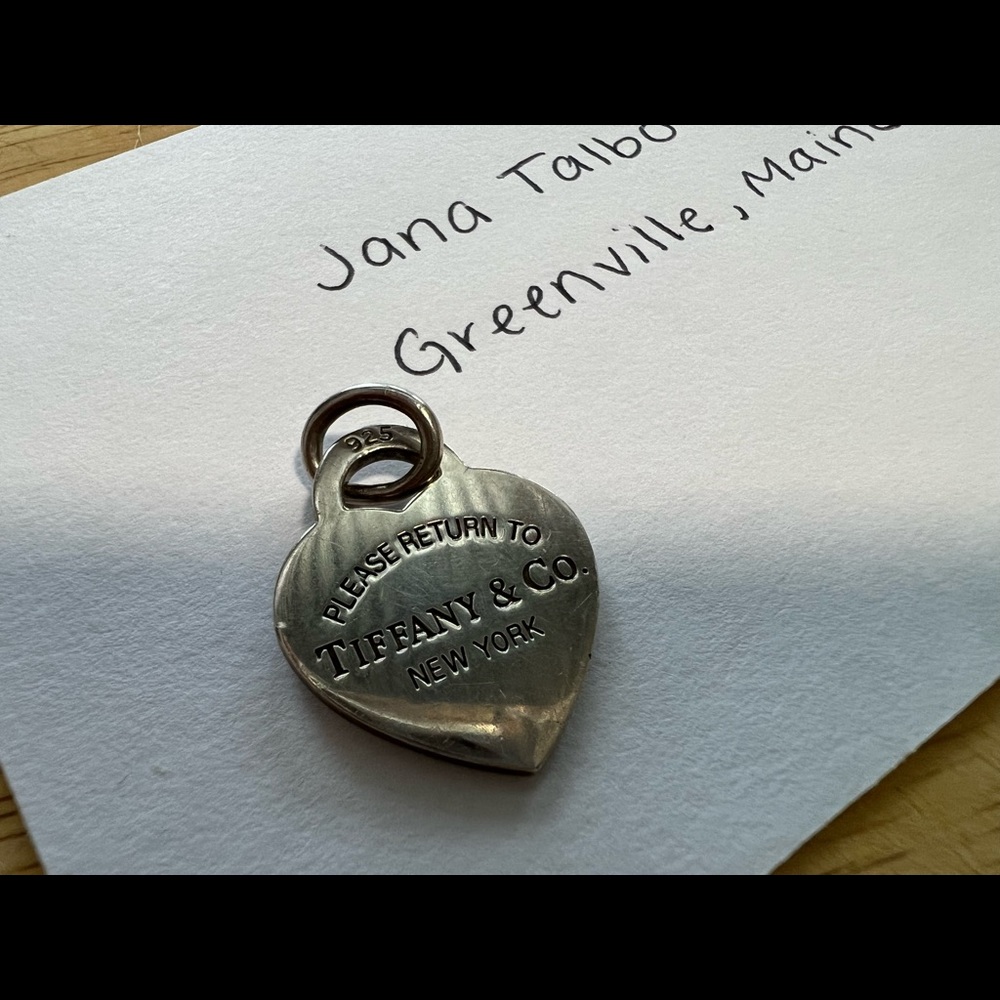 Return to Tiffany & Co medium heart tag PENDANT Only